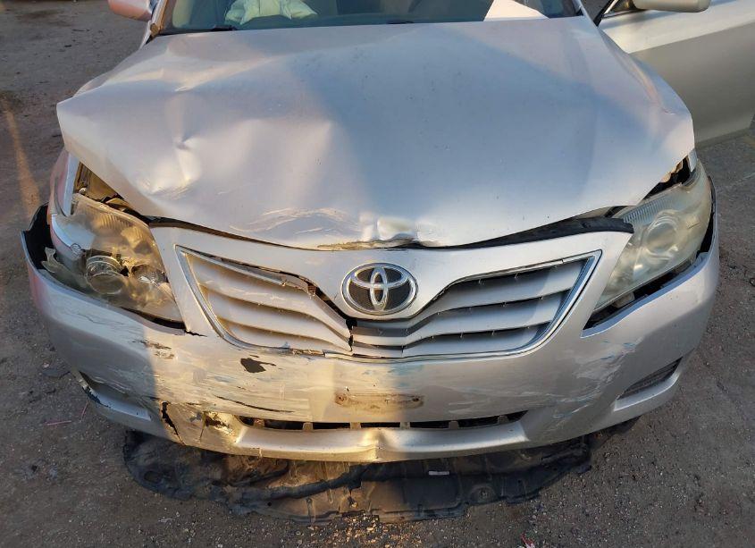 Photo 6 of 2011 Toyota Camry LE (VIN 4T4BF3EK4BR171995)