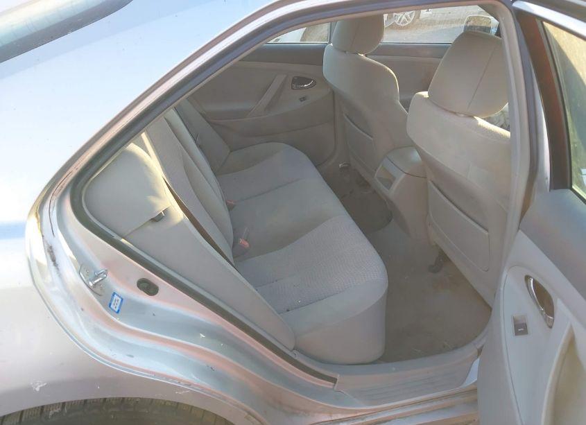 Photo 8 of 2011 Toyota Camry LE (VIN 4T4BF3EK4BR171995)