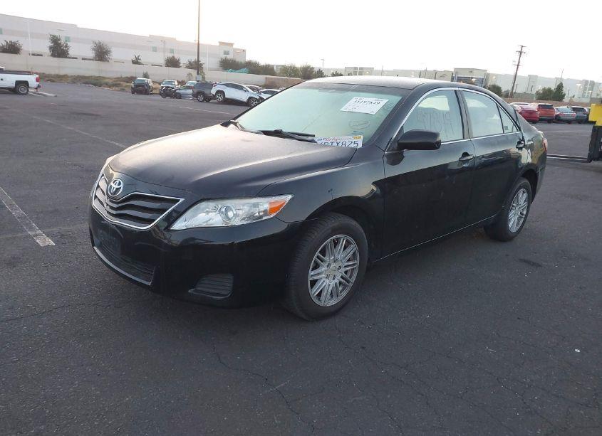 Photo 2 of 2011 Toyota Camry LE (VIN 4T4BF3EK4BR180616)