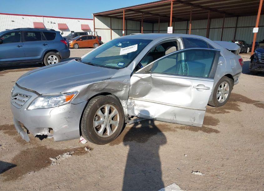 Photo 2 of 2011 Toyota Camry LE (VIN 4T4BF3EK4BR195004)