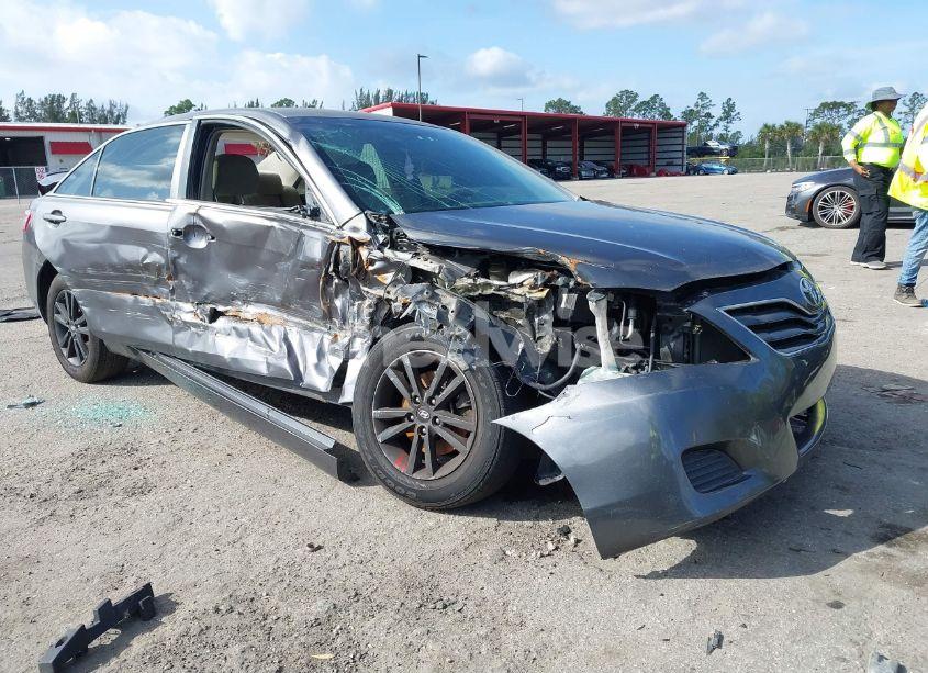 2011 Toyota Camry LE (VIN 4T4BF3EK4BR200590) main photo