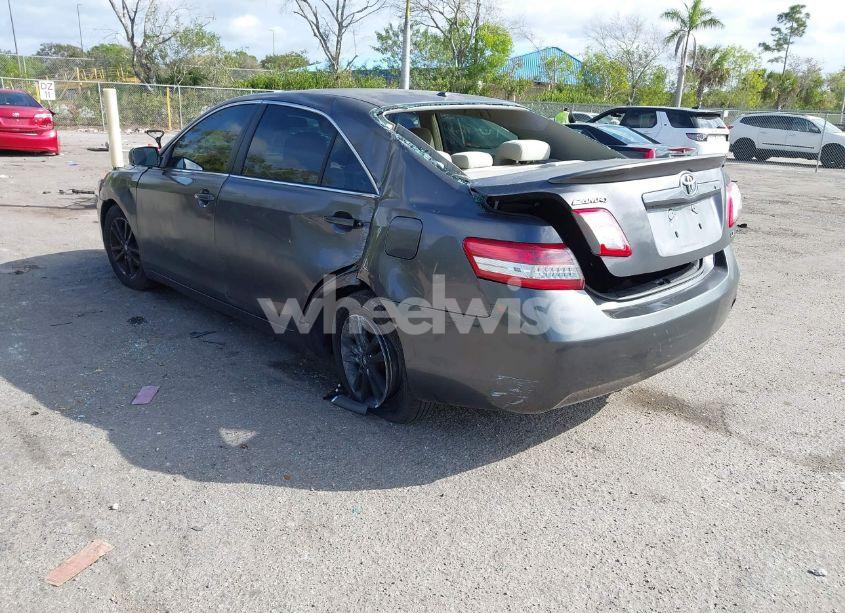 Photo 3 of 2011 Toyota Camry LE (VIN 4T4BF3EK4BR200590)