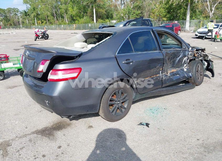 Photo 4 of 2011 Toyota Camry LE (VIN 4T4BF3EK4BR200590)