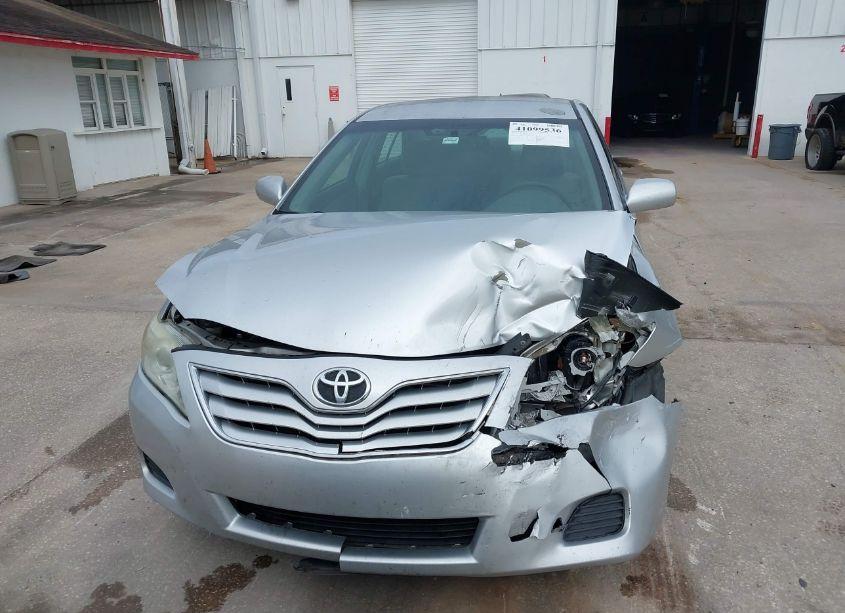 Photo 12 of 2011 Toyota Camry LE (VIN 4T4BF3EK4BR202369)