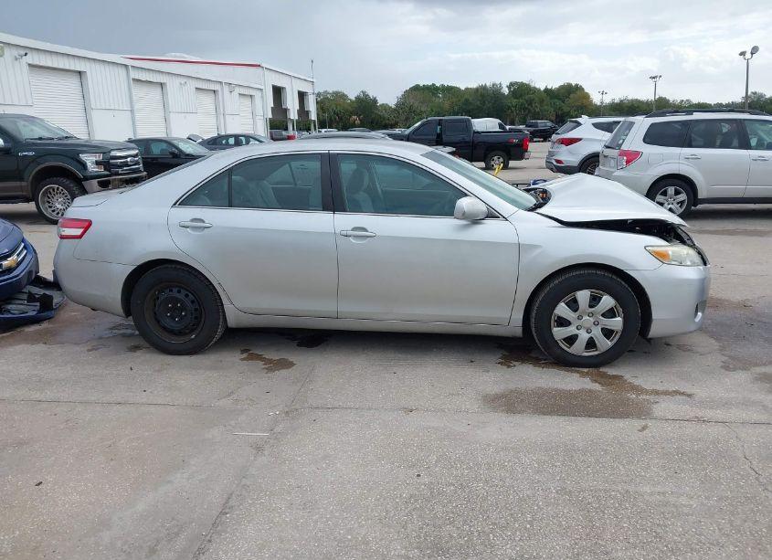 Photo 13 of 2011 Toyota Camry LE (VIN 4T4BF3EK4BR202369)