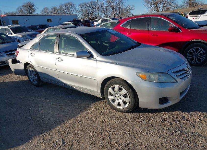 2010 Toyota Camry LE (VIN 4T4BF3EK5AR001742) main photo