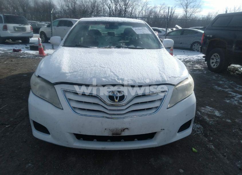 Photo 12 of 2010 Toyota Camry LE (VIN 4T4BF3EK5AR008786)
