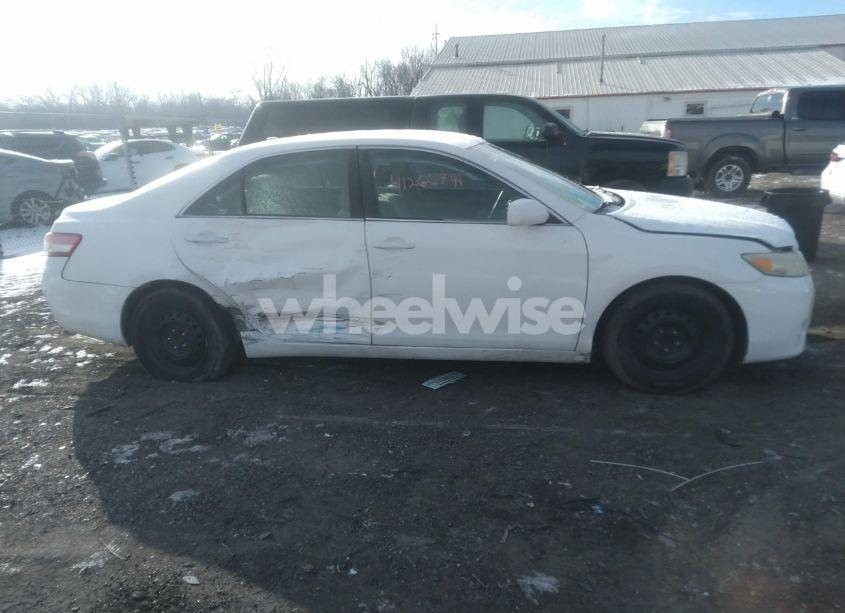 Photo 13 of 2010 Toyota Camry LE (VIN 4T4BF3EK5AR008786)