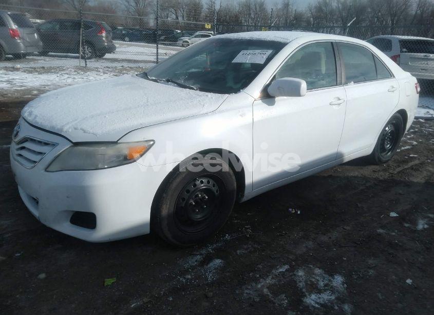 Photo 2 of 2010 Toyota Camry LE (VIN 4T4BF3EK5AR008786)