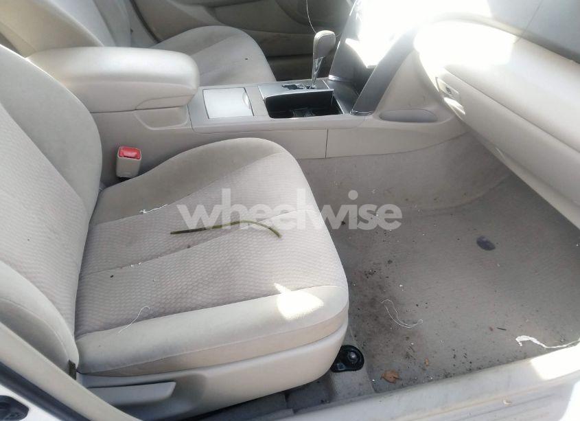 Photo 5 of 2010 Toyota Camry LE (VIN 4T4BF3EK5AR008786)
