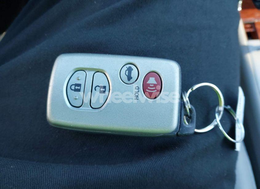 Photo 11 of 2010 Toyota Camry XLE (VIN 4T4BF3EK5AR021604)