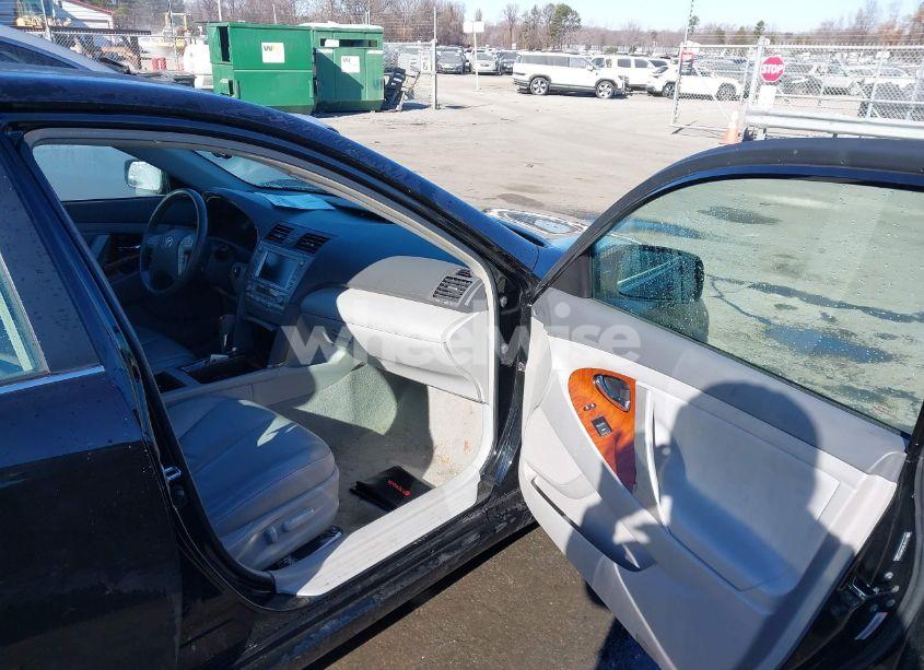 Photo 5 of 2010 Toyota Camry XLE (VIN 4T4BF3EK5AR021604)