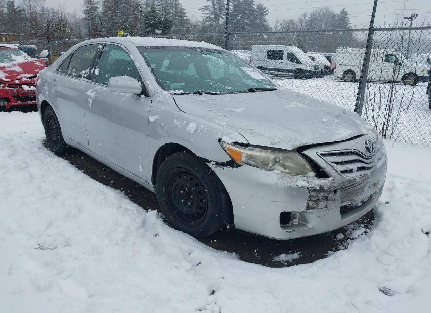 2010 Toyota Camry LE (VIN 4T4BF3EK5AR029931) main photo