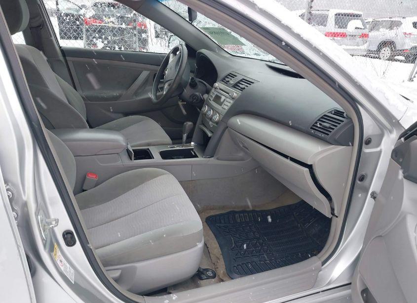 Photo 5 of 2010 Toyota Camry LE (VIN 4T4BF3EK5AR029931)