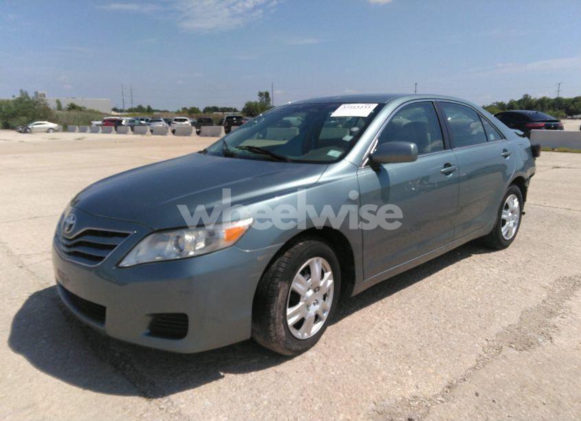 Photo 2 of 2010 Toyota Camry LE (VIN 4T4BF3EK5AR032490)
