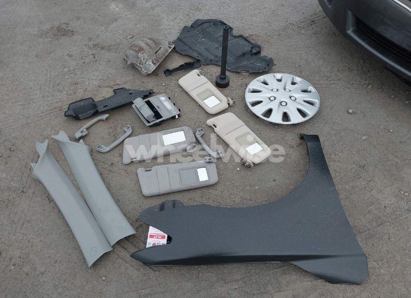 Photo 12 of 2010 Toyota Camry LE (VIN 4T4BF3EK5AR040816)