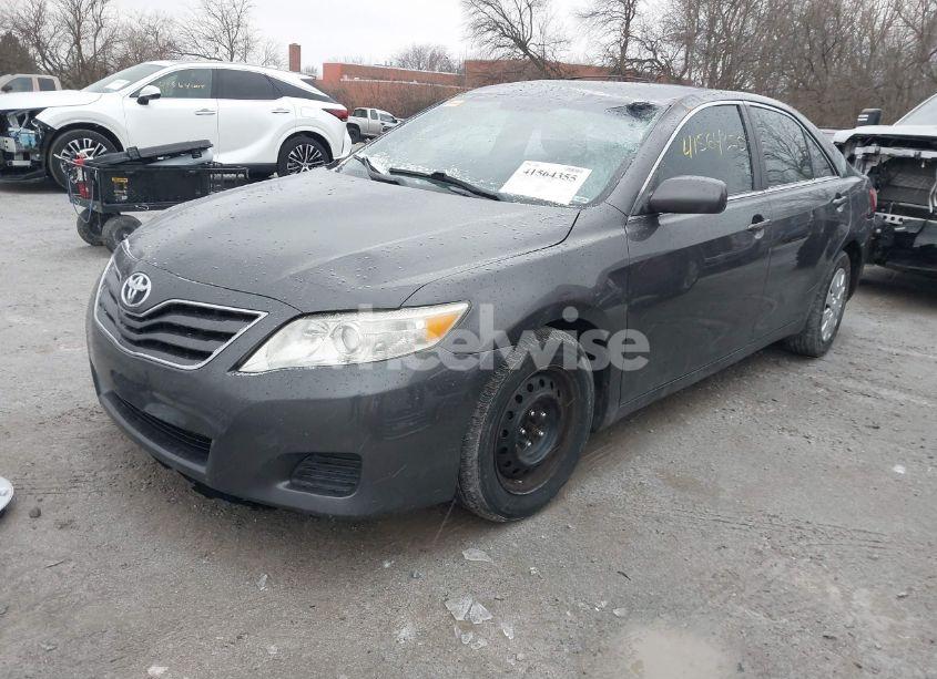 Photo 2 of 2010 Toyota Camry LE (VIN 4T4BF3EK5AR040816)