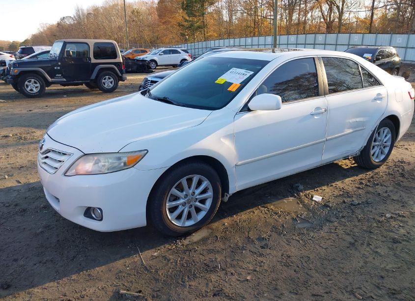 Photo 2 of 2010 Toyota Camry XLE (VIN 4T4BF3EK5AR051654)