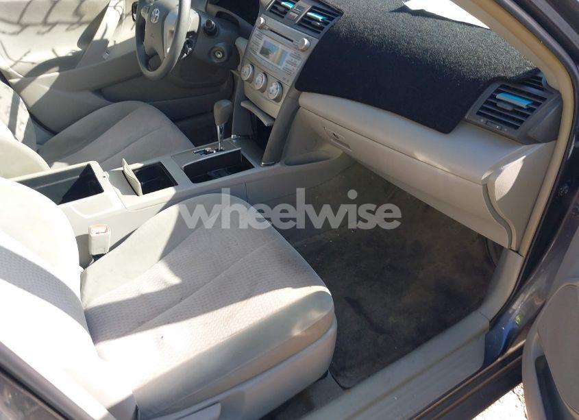 Photo 5 of 2010 Toyota Camry LE (VIN 4T4BF3EK5AR061729)