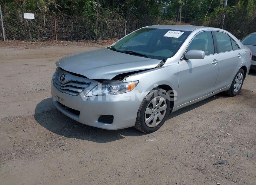 Photo 2 of 2011 Toyota Camry (VIN 4T4BF3EK5BR089774)