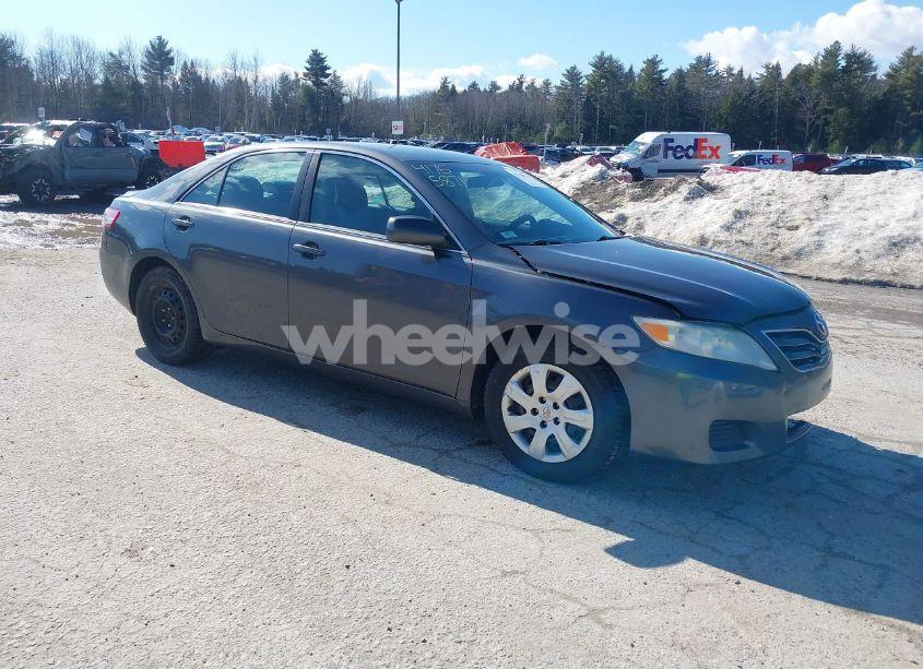 2011 Toyota Camry LE (VIN 4T4BF3EK5BR095008) main photo