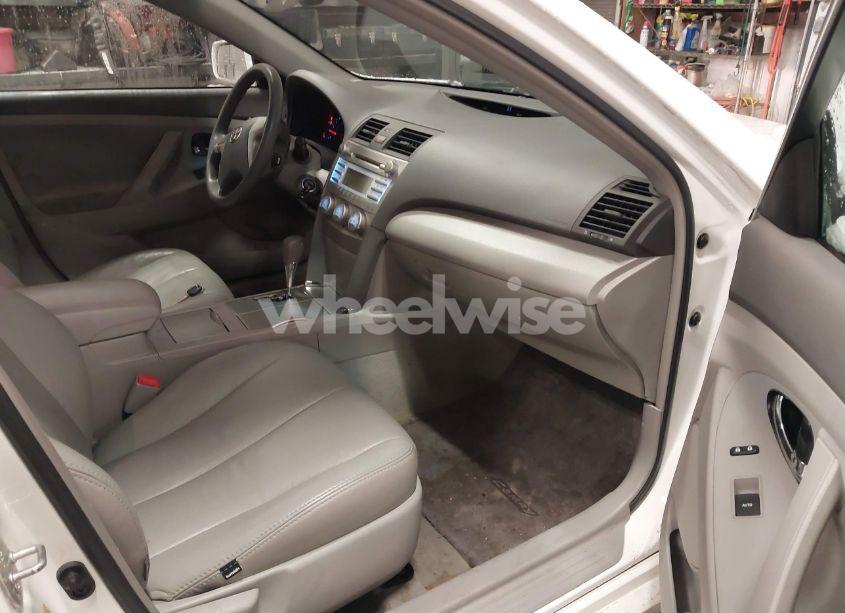 Photo 5 of 2011 Toyota Camry LE (VIN 4T4BF3EK5BR106945)