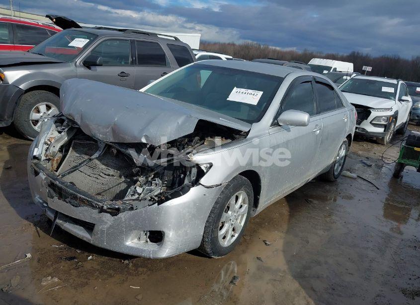 Photo 2 of 2011 Toyota Camry LE (VIN 4T4BF3EK5BR112664)