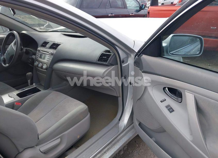 Photo 5 of 2011 Toyota Camry LE (VIN 4T4BF3EK5BR112664)