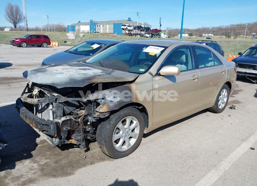 Photo 2 of 2011 Toyota Camry LE (VIN 4T4BF3EK5BR128153)