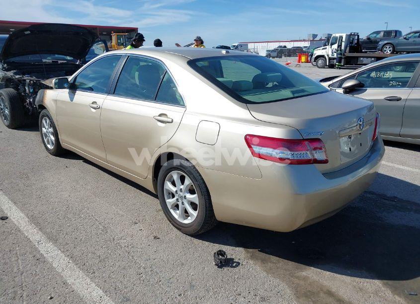 Photo 3 of 2011 Toyota Camry LE (VIN 4T4BF3EK5BR128153)