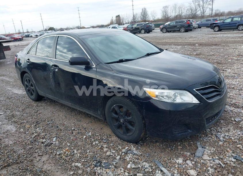2011 Toyota Camry LE (VIN 4T4BF3EK5BR169088) main photo