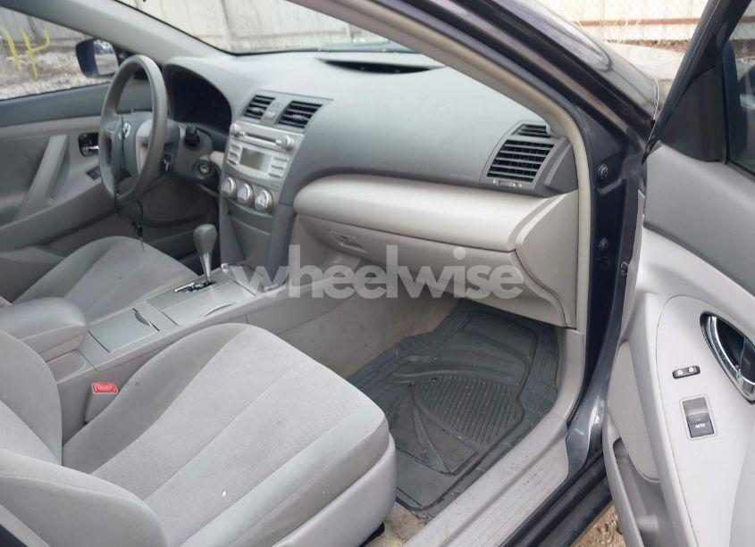 Photo 5 of 2011 Toyota Camry LE (VIN 4T4BF3EK5BR169088)