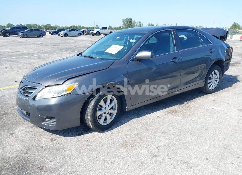 Photo 2 of 2011 Toyota Camry LE (VIN 4T4BF3EK5BR171794)