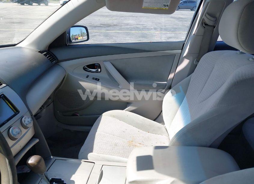 Photo 5 of 2011 Toyota Camry LE (VIN 4T4BF3EK5BR171794)