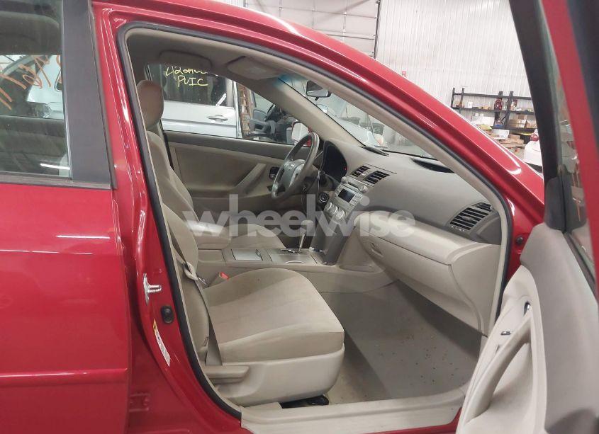 Photo 5 of 2011 Toyota Camry LE (VIN 4T4BF3EK5BR173111)