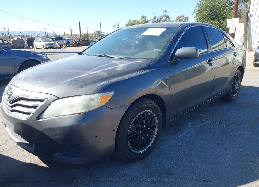 Photo 2 of 2011 Toyota Camry LE (VIN 4T4BF3EK5BR183511)