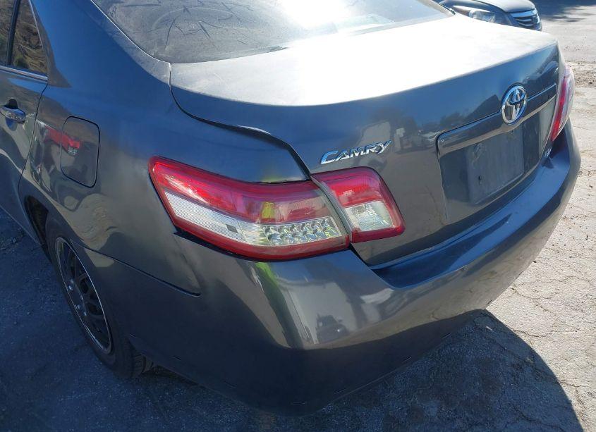 Photo 6 of 2011 Toyota Camry LE (VIN 4T4BF3EK5BR183511)