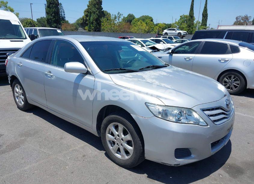 2011 Toyota Camry LE (VIN 4T4BF3EK5BR198672) main photo