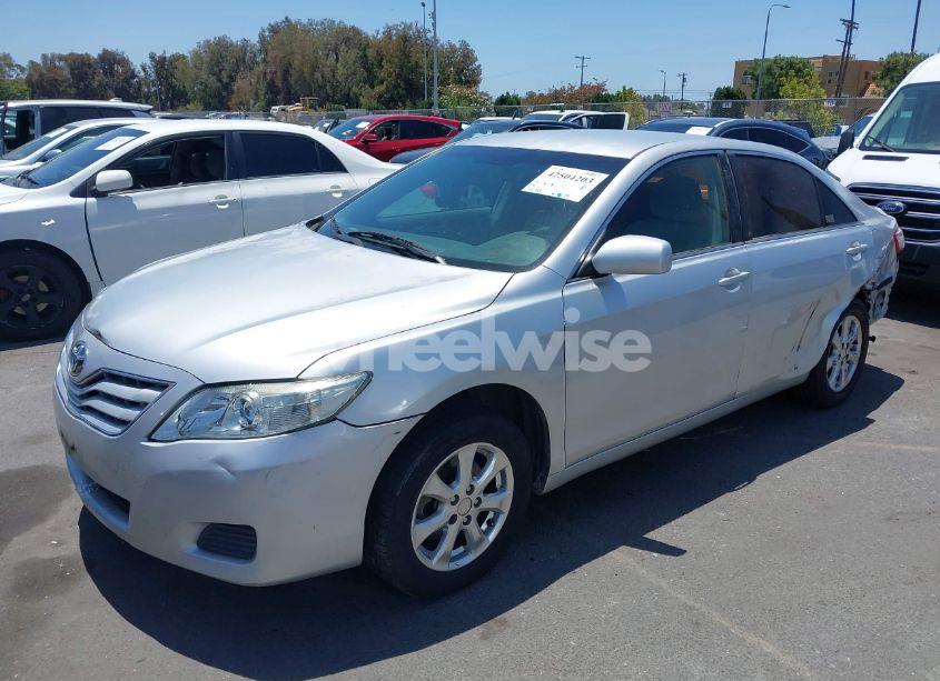 Photo 2 of 2011 Toyota Camry LE (VIN 4T4BF3EK5BR198672)