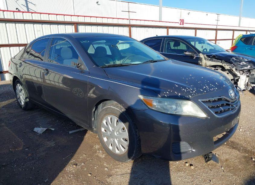 2011 Toyota Camry LE (VIN 4T4BF3EK5BR213557) main photo