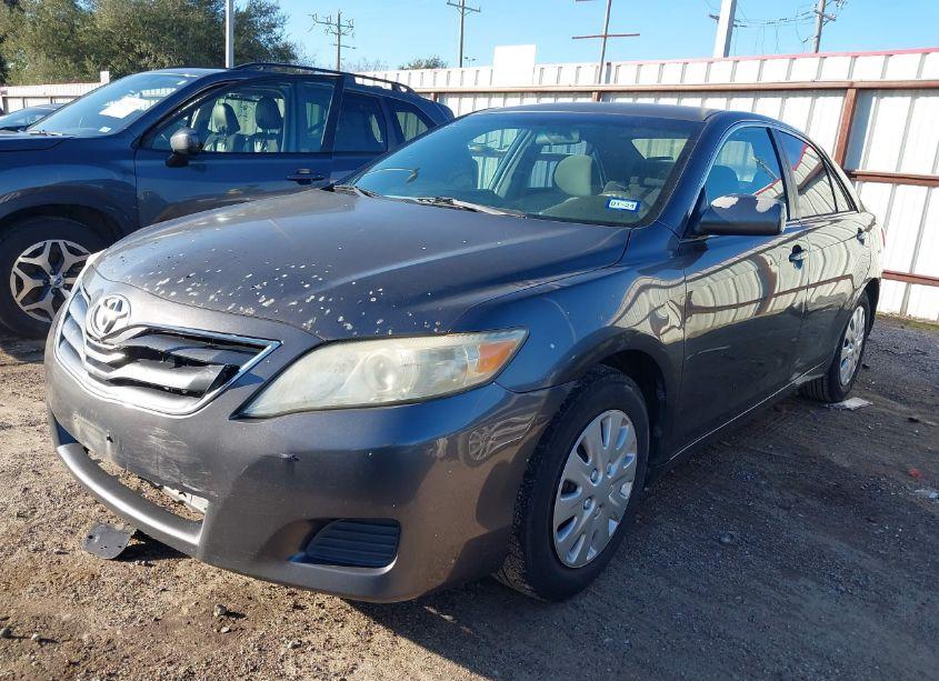 Photo 2 of 2011 Toyota Camry LE (VIN 4T4BF3EK5BR213557)
