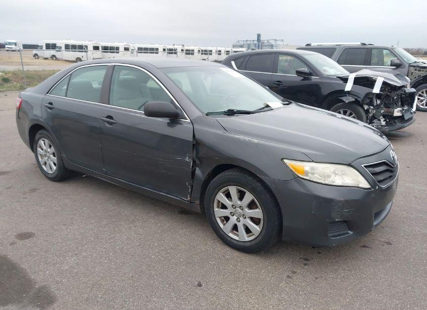 2011 Toyota Camry LE (VIN 4T4BF3EK5BR216894) main photo