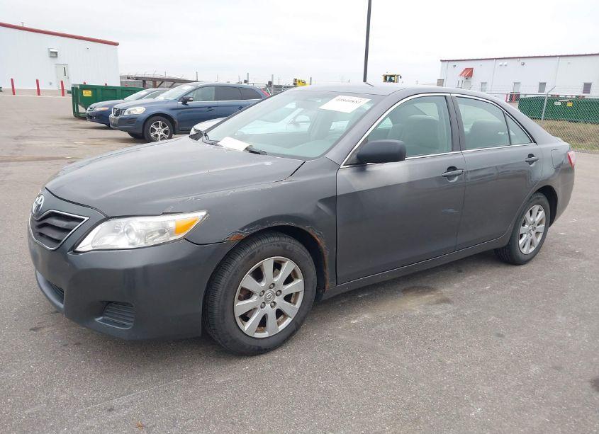 Photo 2 of 2011 Toyota Camry LE (VIN 4T4BF3EK5BR216894)