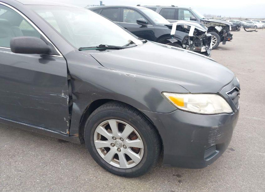 Photo 6 of 2011 Toyota Camry LE (VIN 4T4BF3EK5BR216894)