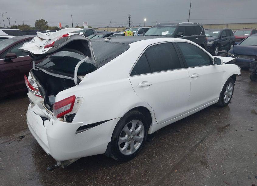 Photo 4 of 2011 Toyota Camry LE (VIN 4T4BF3EK5BR218967)