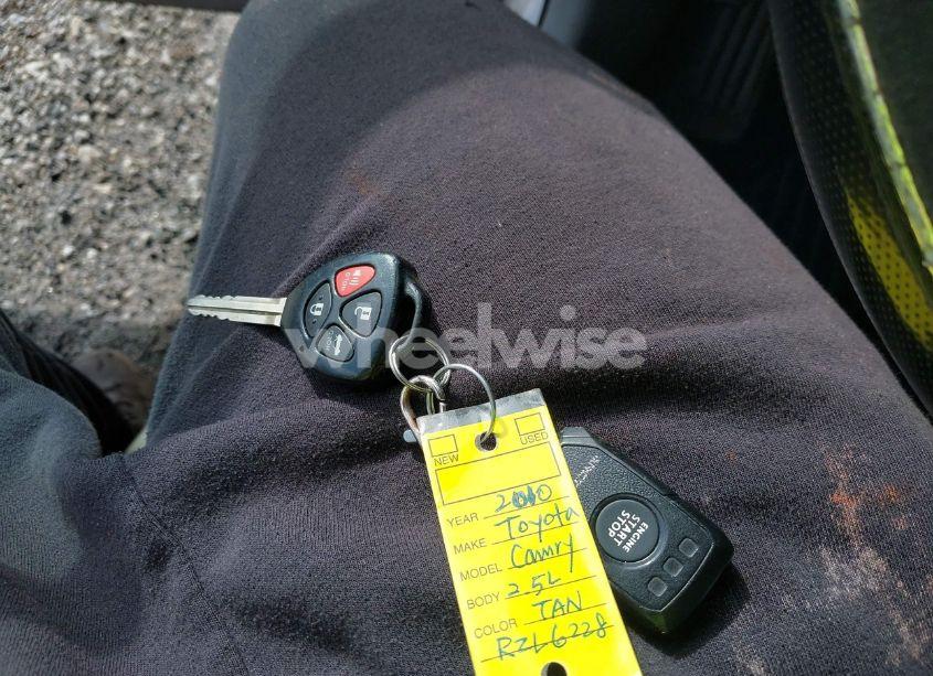 Photo 11 of 2010 Toyota Camry LE (VIN 4T4BF3EK6AR015004)