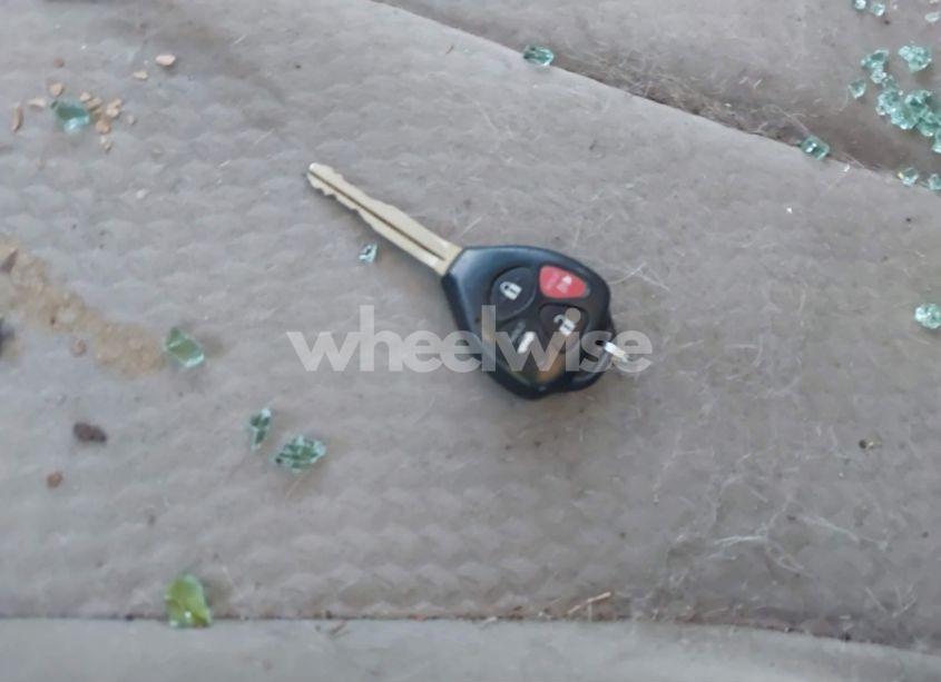 Photo 11 of 2010 Toyota Camry LE (VIN 4T4BF3EK6AR016900)