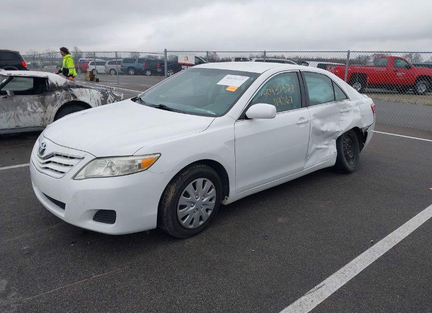 Photo 2 of 2010 Toyota Camry LE (VIN 4T4BF3EK6AR026651)