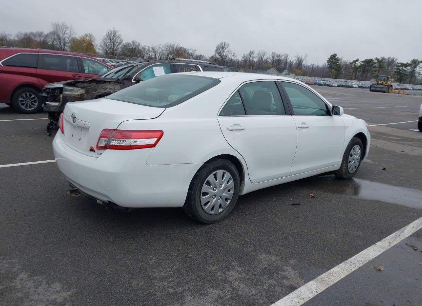 Photo 4 of 2010 Toyota Camry LE (VIN 4T4BF3EK6AR026651)