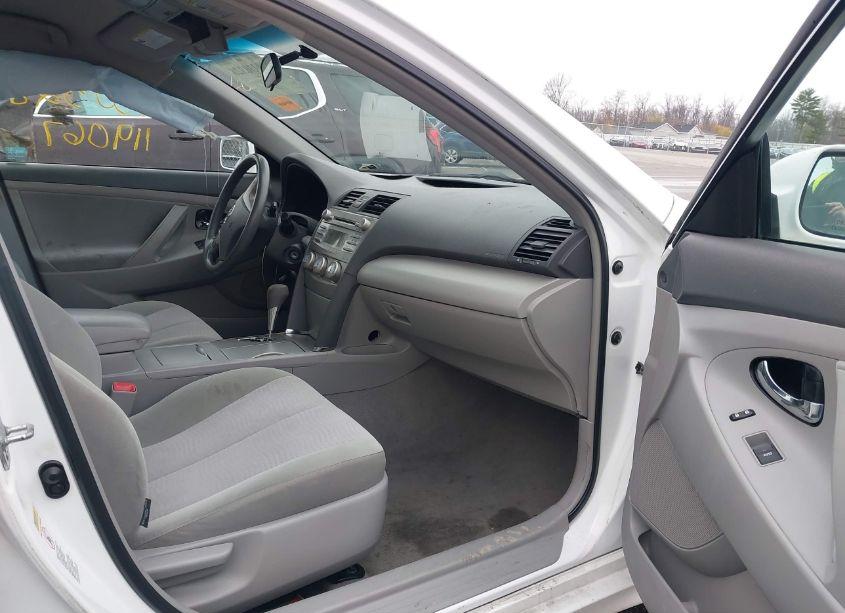 Photo 5 of 2010 Toyota Camry LE (VIN 4T4BF3EK6AR026651)